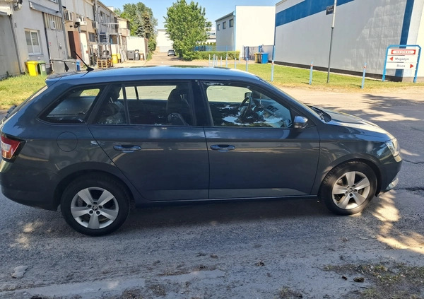 Skoda Fabia cena 27600 przebieg: 231900, rok produkcji 2016 z Poznań małe 154